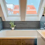 Baltischer Hof 57 *
