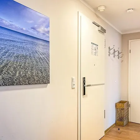 Baltischer Hof 57 *